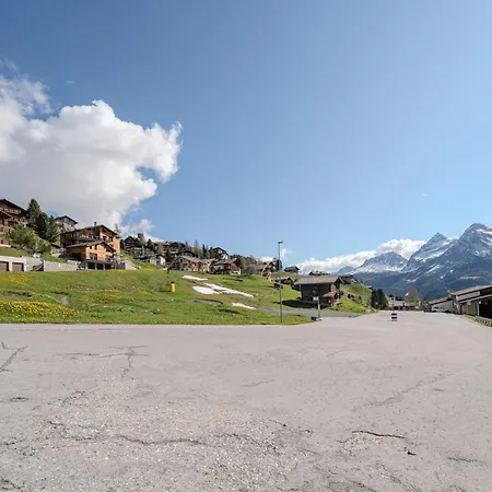 Hoefi By Vacations, Direkt Vor Den Skiliften Arosa-hoernli Apartment *